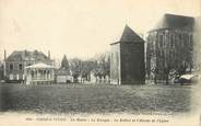 53 Mayenne / CPA FRANCE 53 "Cossé Le Vivien, la mairie, le kiosque"