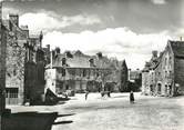29 Finistere / CPSM FRANCE 29 "Locronan, la place renaissance"