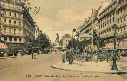 / CPA FRANCE 75003 "Paris, rue du Temple et place de la République" / METRO