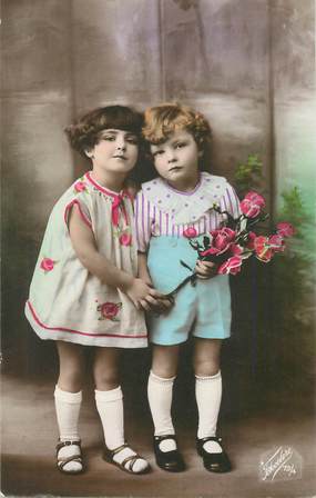 CPA ENFANT "Garçon et petite fille"