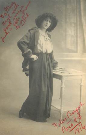 CARTE PHOTO  AUTOGRAPHE / ARTISTE / LES FOLIES BERGÈRES 