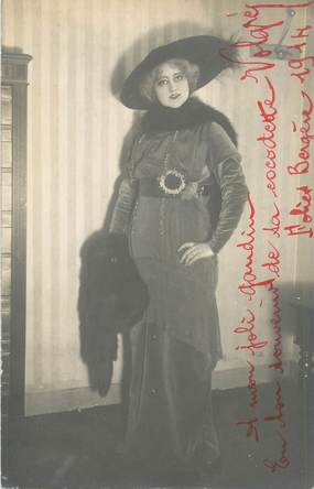 CARTE PHOTO  AUTOGRAPHE / ARTISTE /  LES FOLIES BERGÈRES 