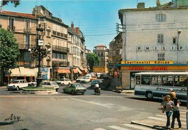 / CPSM FRANCE 13 "Aubagne, carrefour et rue de la république "