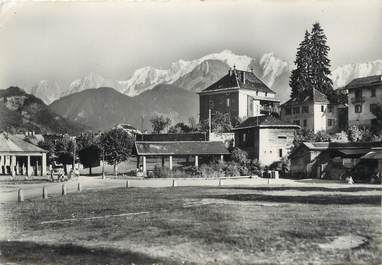 / CPSM FRANCE 74 "Sallanches, le jardin public et le Mont Blanc"