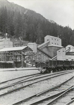 / CPSM FRANCE 74 "Chamonix, tunnel sous le Mont Blanc, station de concassage"