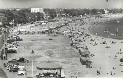 / CPSM FRANCE 56 " Carnac, la grande plage"