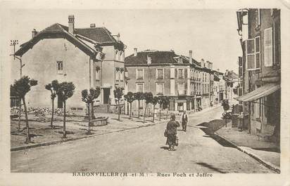 / CPA FRANCE 54 "Badonviller, rues Foch et Joffre"