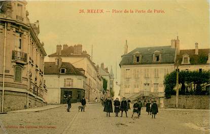 CPA FRANCE 77 "Melun, place de la porte de Paris"