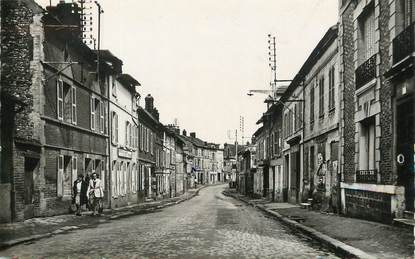 / CPSM FRANCE 95 "Saint Clair sur Epte, rue Rouget de l'isle"