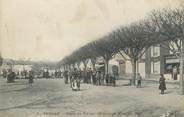 95 Val D'oise / CPA FRANCE 95 "Persan, place de Persan un jour de marché"