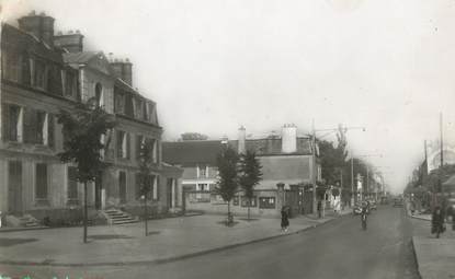 / CPSM FRANCE 91 "Montgeron, la mairie et l'avenue de la république"