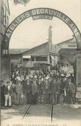 / CPA FRANCE 91 "Corbeil, la sortie de l'usine Decauville"