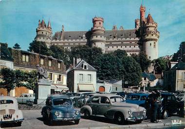 / CPSM FRANCE 60 "Pierrefonds, la place du château" / AUTOMOBILE