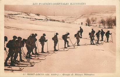 CPA FRANCE 66 "Mont Louis, groupe de skieurs militaires" / SKI