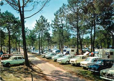 / CPSM FRANCE 17 "Les Mathes" / CAMPING / AUTOMOBILE