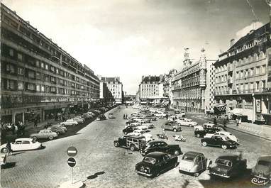 / CPSM FRANCE 59 "Valenciennes, place d'Armes"