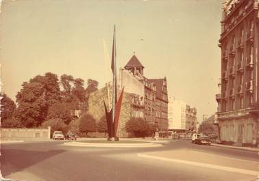 / CPSM FRANCE 57 "Thionville, rond point de la place Marie Louise"