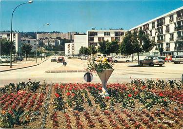 / CPSM FRANCE 01 "Oyonnax, carrefour Cours de Verdun"