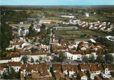 / CPSM FRANCE 01 "Pont de Vaux vue générale aérienne"