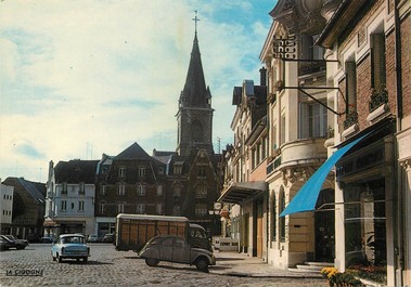 / CPSM FRANCE 02 "Chauny, place de l'hôtel de ville"