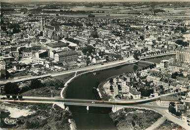 / CPSM FRANCE 02 "Soissons, vue générale aérienne "