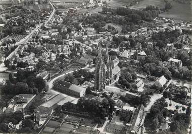 / CPSM FRANCE 02 " Soissons, vue aérienne "