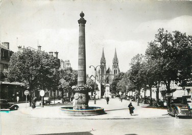 / CPSM FRANCE 03 "Moulins, place du maréchal Pétain"