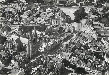 / CPSM FRANCE 03 "Moulins, vue aérienne"