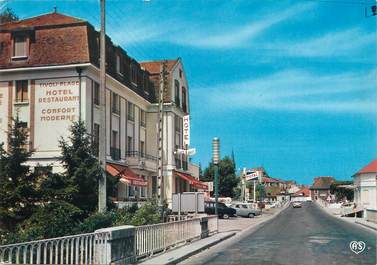 / CPSM FRANCE 03 " Saint Pourçain sur Sioule, l'hôtel des 2 ponts"