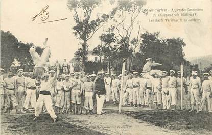 CPA FRANCE 83 "Hyères, apprentis canonniers du Vaisseau Ecole Tourville"