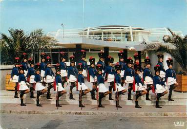 / CPSM FRANCE 03 "Vichy"  / MAJORETTES