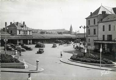 / CPSM FRANCE 03 "Vichy, place de la gare"