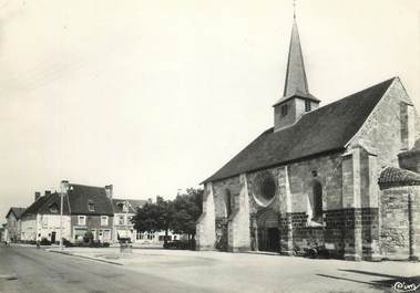 / CPSM FRANCE 03 "Villefranche d'Allier, l'église et la place"