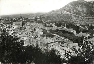 / CPSM FRANCE 04 "Digne, vue générale et la place Gassendi"