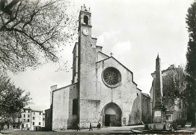 / CPSM FRANCE 04 "Forcalquier, la Cathédrale "