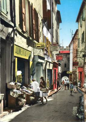 / CPSM FRANCE 04 "Manosque, rue Grande"