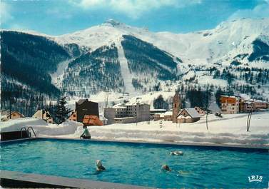 / CPSM FRANCE 06 "Auron, la piscine"