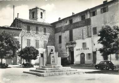 / CPSM FRANCE 06 "Bar sur Loup, la place te le vieux clocher"