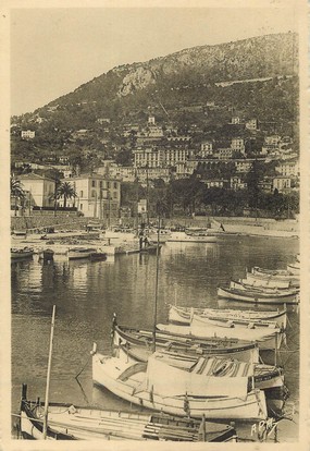 / CPSM FRANCE 06 "Beaulieu sur Mer, le port et les villas" / BATEAU