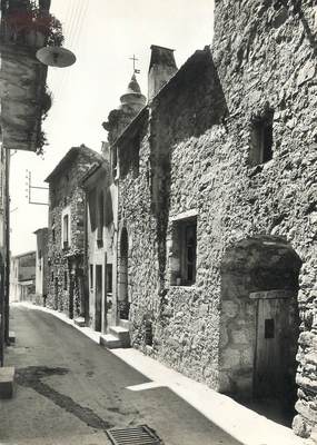 / CPSM FRANCE 06 "Castellar, rue du général Sarrail et la chapelle des Pénitents Noirs"