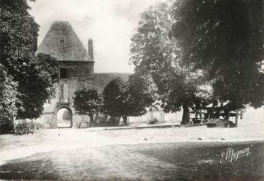 / CPSM FRANCE 77 "Chenoise, la cour de la Ferme"