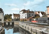 77 Seine Et Marne / CPSM FRANCE 77 "Coulommiers, le pont sur le grand Morin"