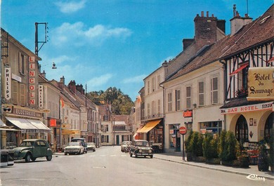 / CPSM FRANCE 77 "La Ferté Gaucher, rue de Paris" /COMMERCE