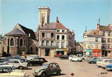 / CPSM FRANCE 77 "La Ferté sous Jouarre, place de l'hôtel de ville et l'église"