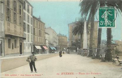 CPA FRANCE 83 "Hyères, Place des Palmiers"