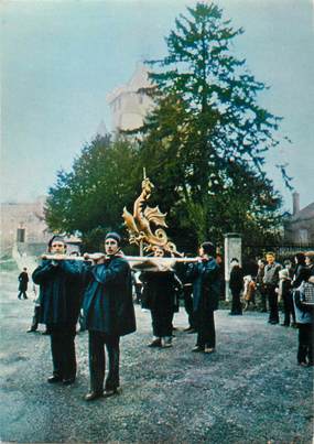 / CPSM FRANCE 77 "Provins, pose du nouveau dragon"