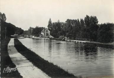 / CPSM FRANCE 77 "Souppes sur Loing, le canal et l'écluse de Leroy"