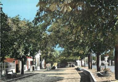 / CPSM FRANCE 77 "Combs La Ville, l'av de la République et le marché"