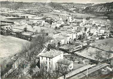 / CPSM FRANCE 04 "Quinson, vue générale de la mairie, école"