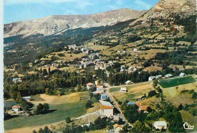 / CPSM FRANCE 04 "Villars Colmars, vue générale aérienne "